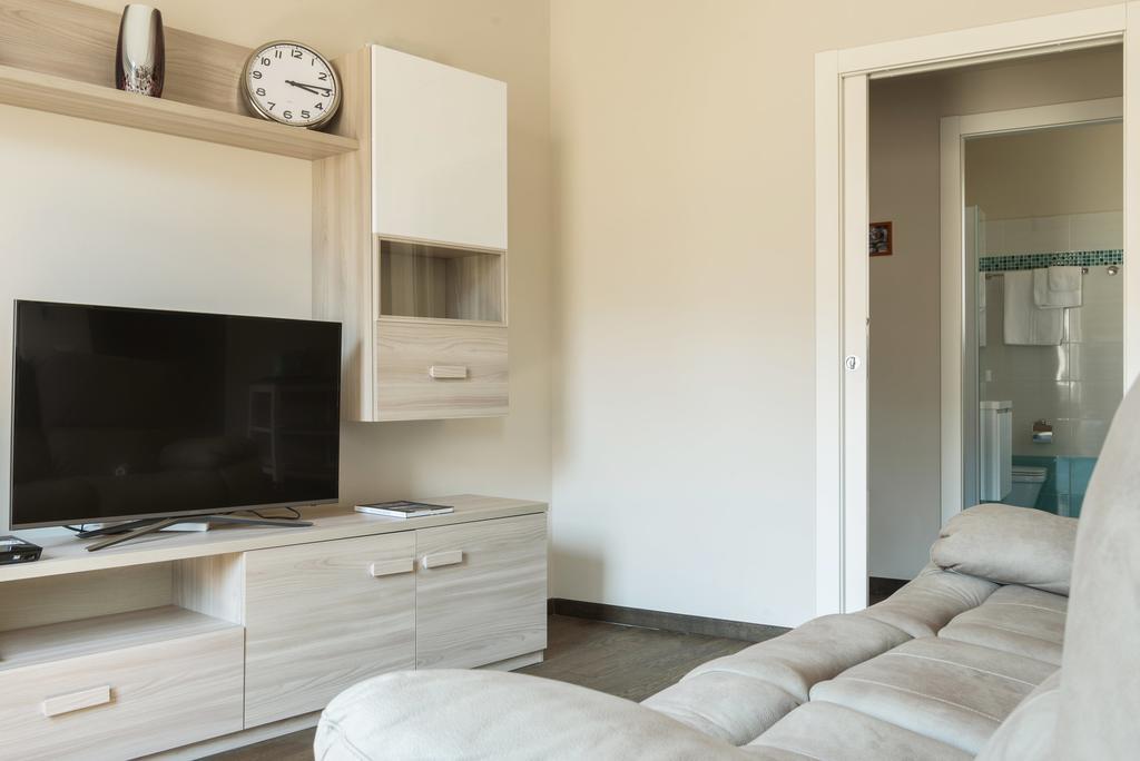 Numero Due Piazza Mazzini - Bymyhomeincomo Exterior foto